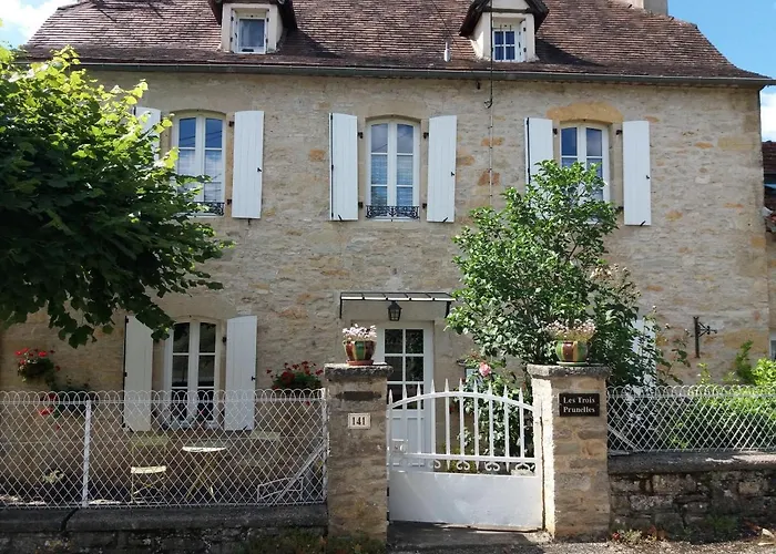 Les Trois Prunelles