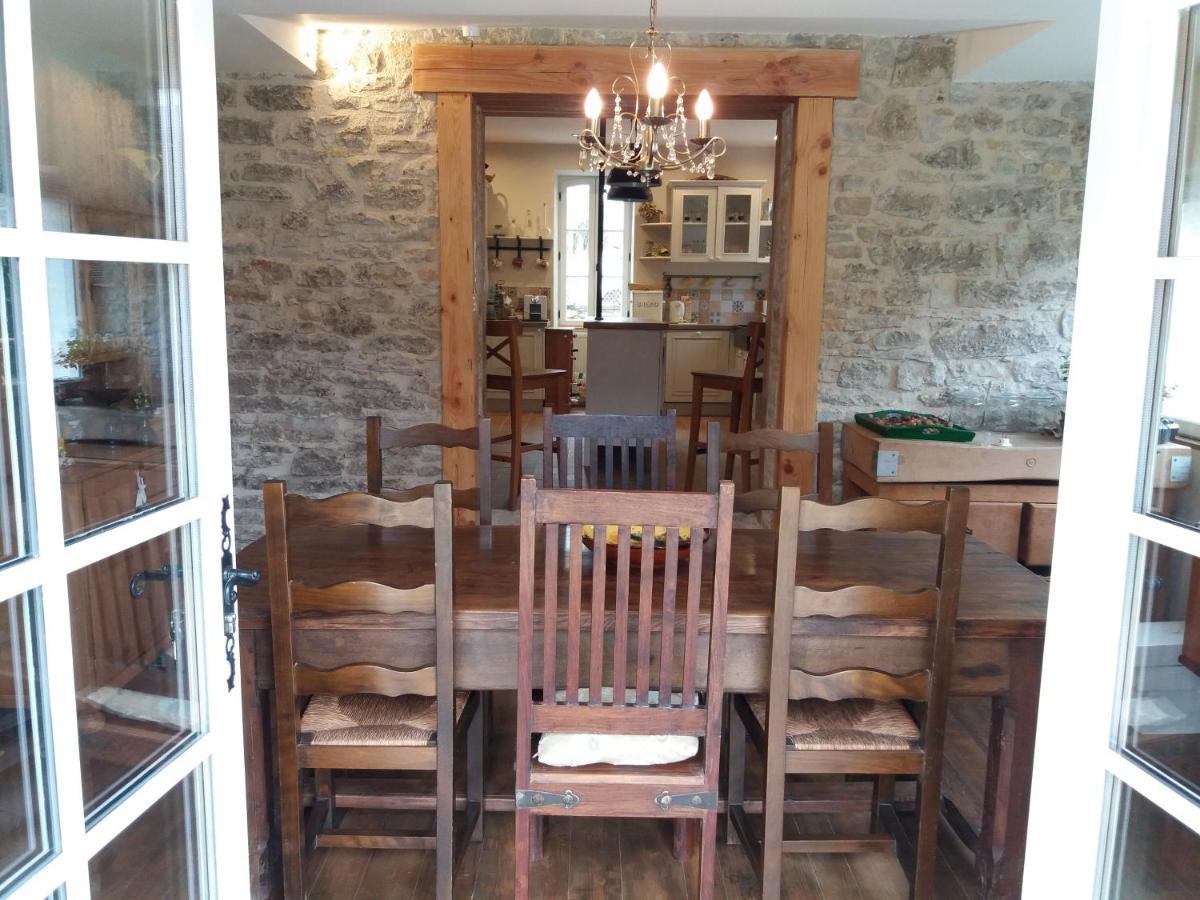Les Trois Prunelles Bed & Breakfast