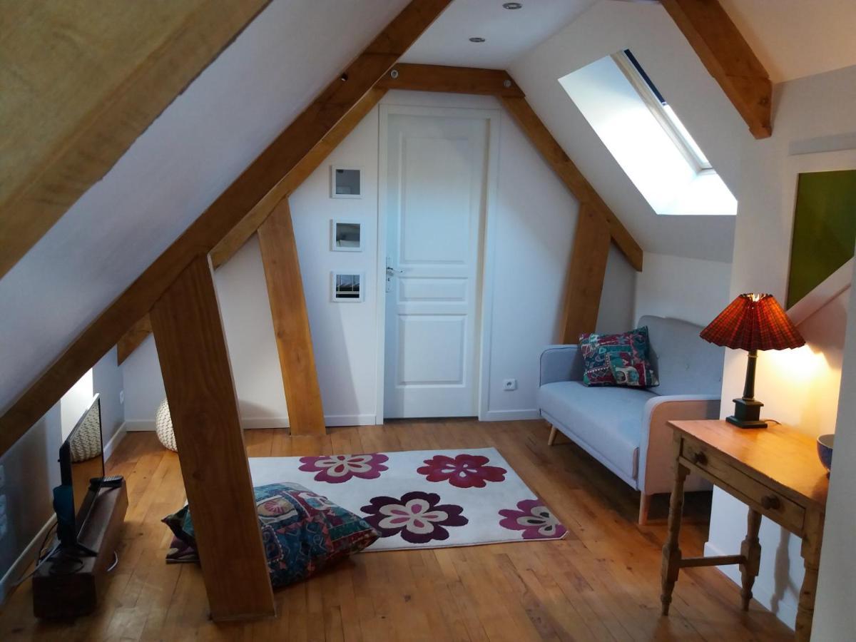 Les Trois Prunelles Bed & Breakfast *