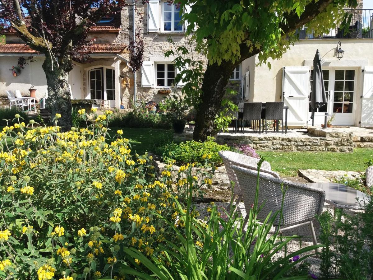 Les Trois Prunelles Bed & Breakfast